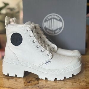 NIB Palladium Palladase Twill - Star White Multiple Sizes